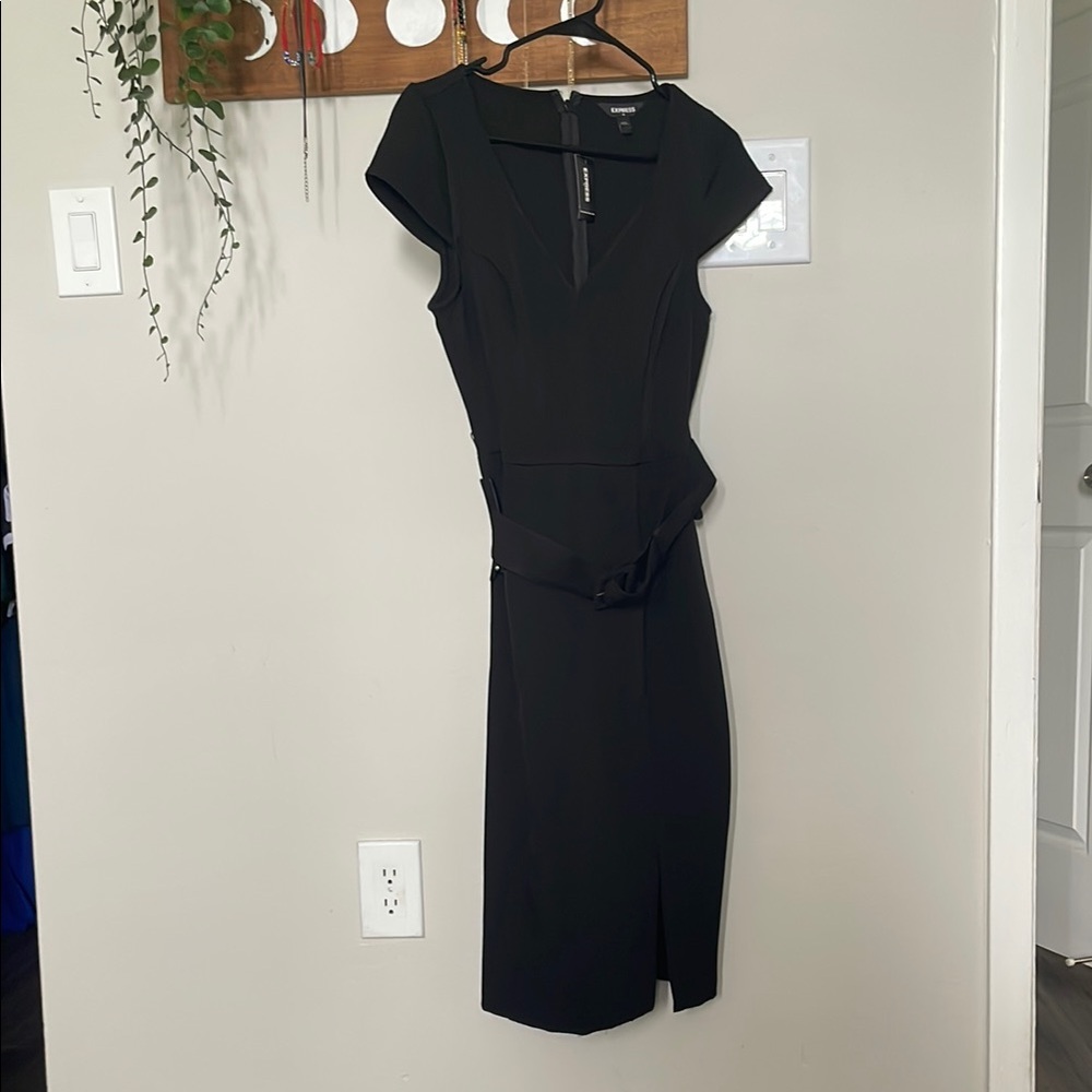 Elegant Black Cap Sleeve Dress
